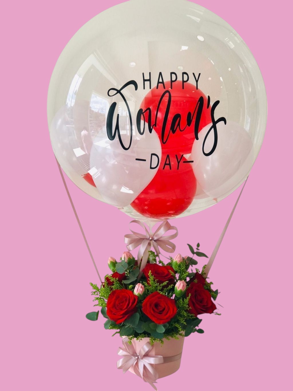 Arreglo floral con globo